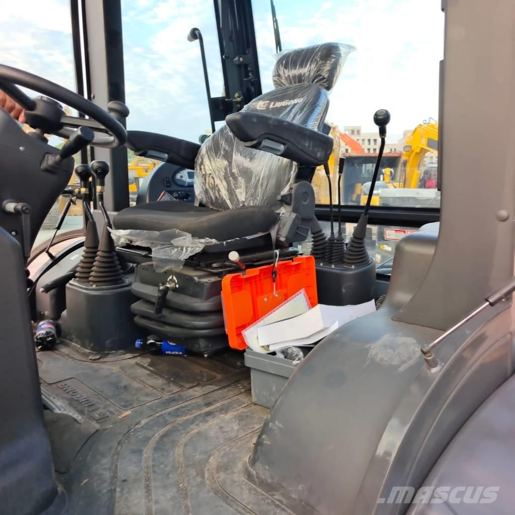 LiuGong CLG 777 A 反铲装载机