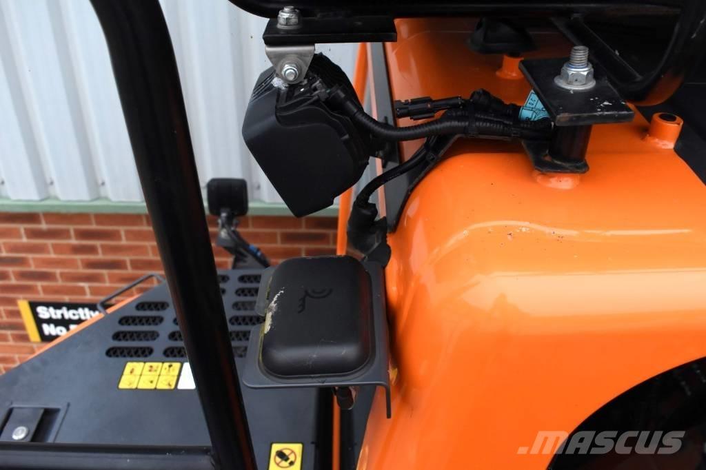 Develon DX140LCR-7 履带挖掘机