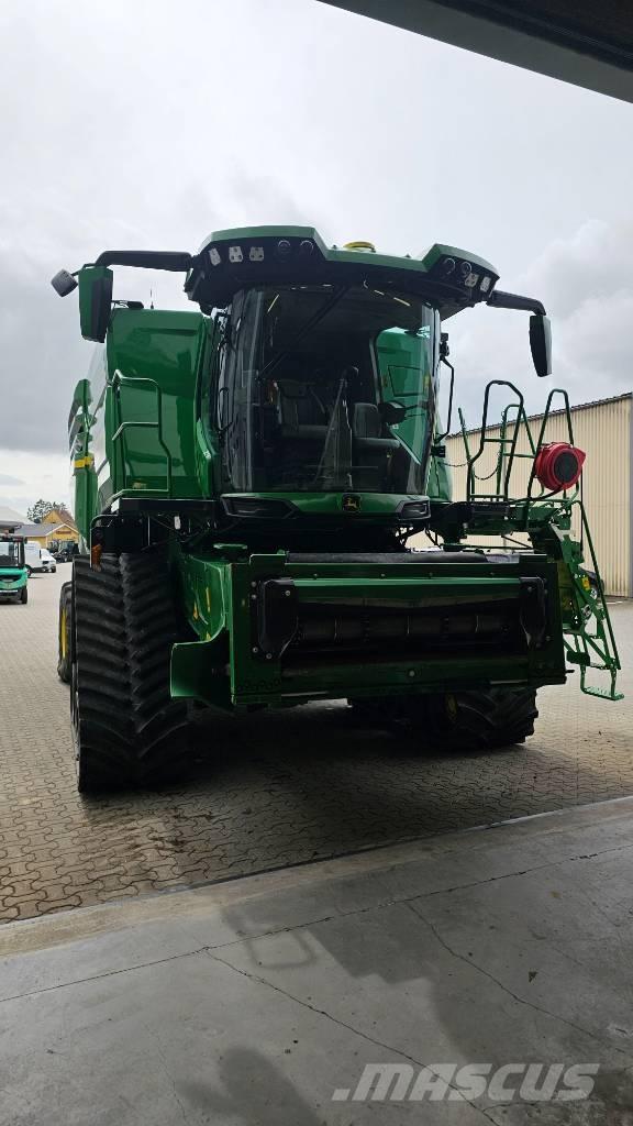 John Deere X9 1100 联合收割机