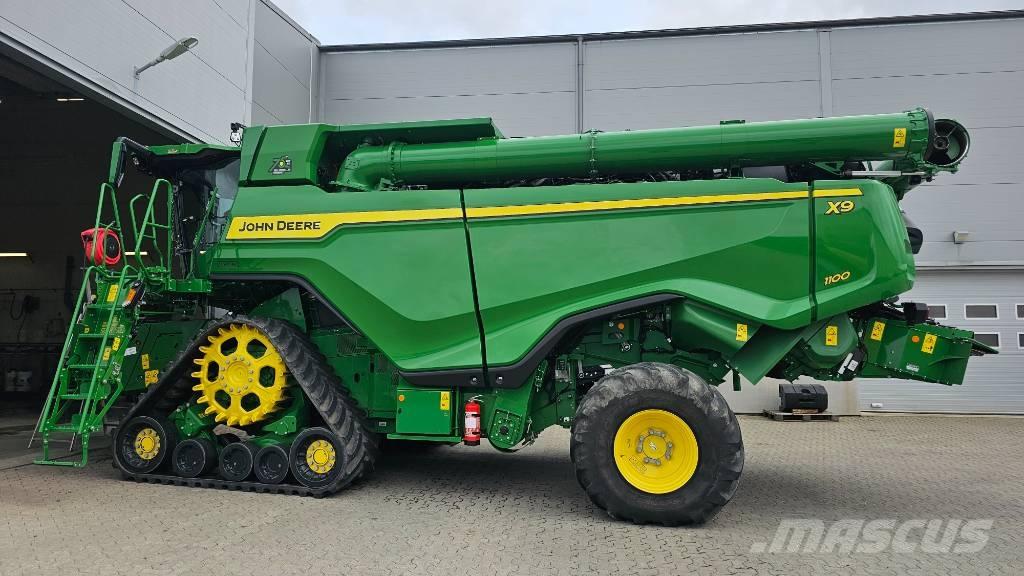 John Deere X9 1100 联合收割机