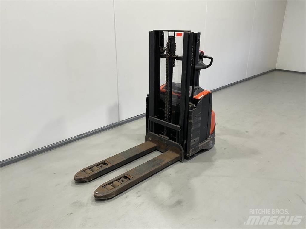 Toyota SWE200D 行走式堆垛机