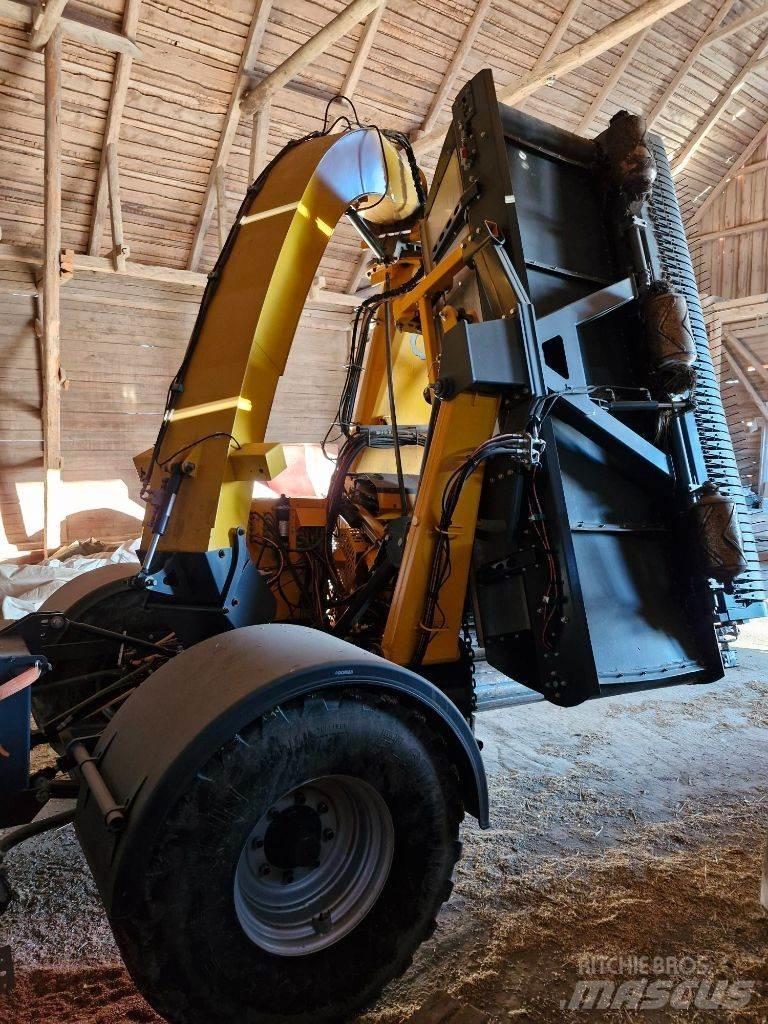 Elho Cobra 7710 T 青饲料收获机