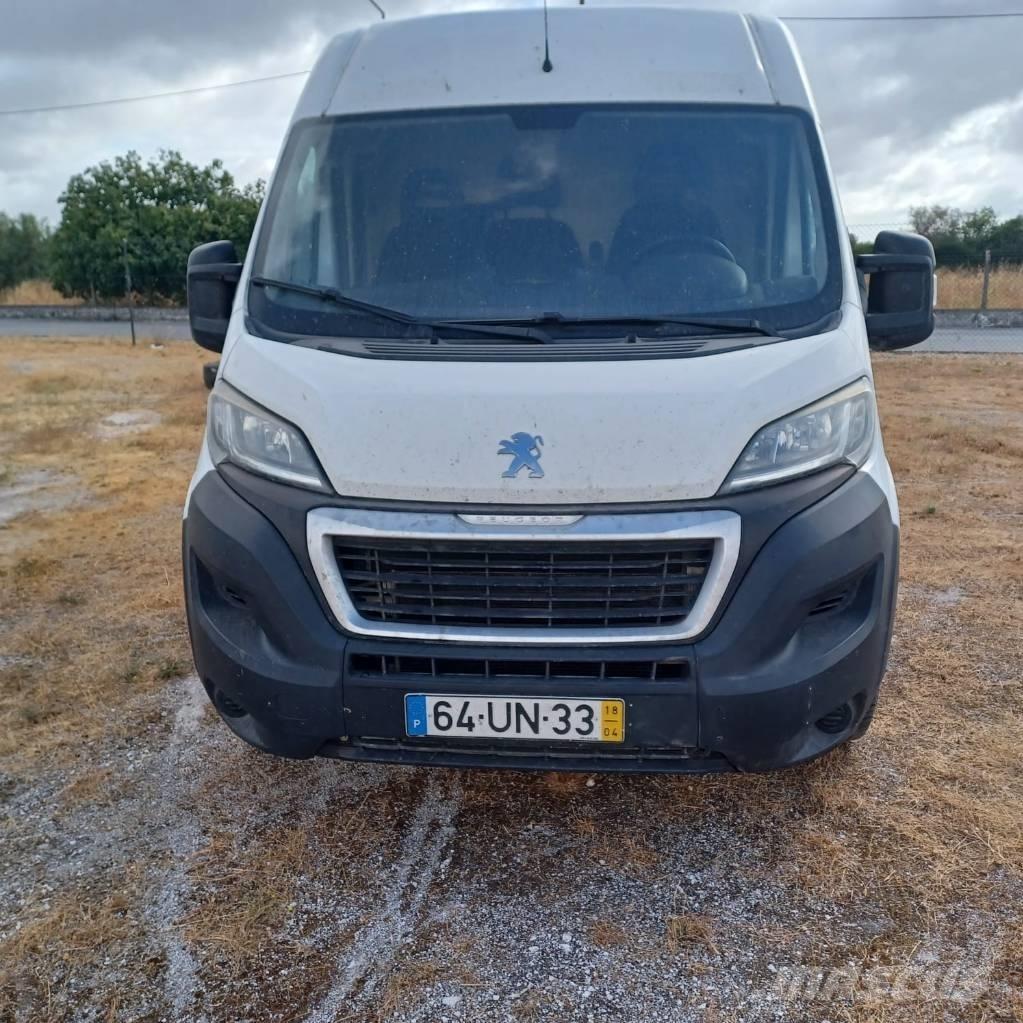 Peugeot Boxer 皮卡车