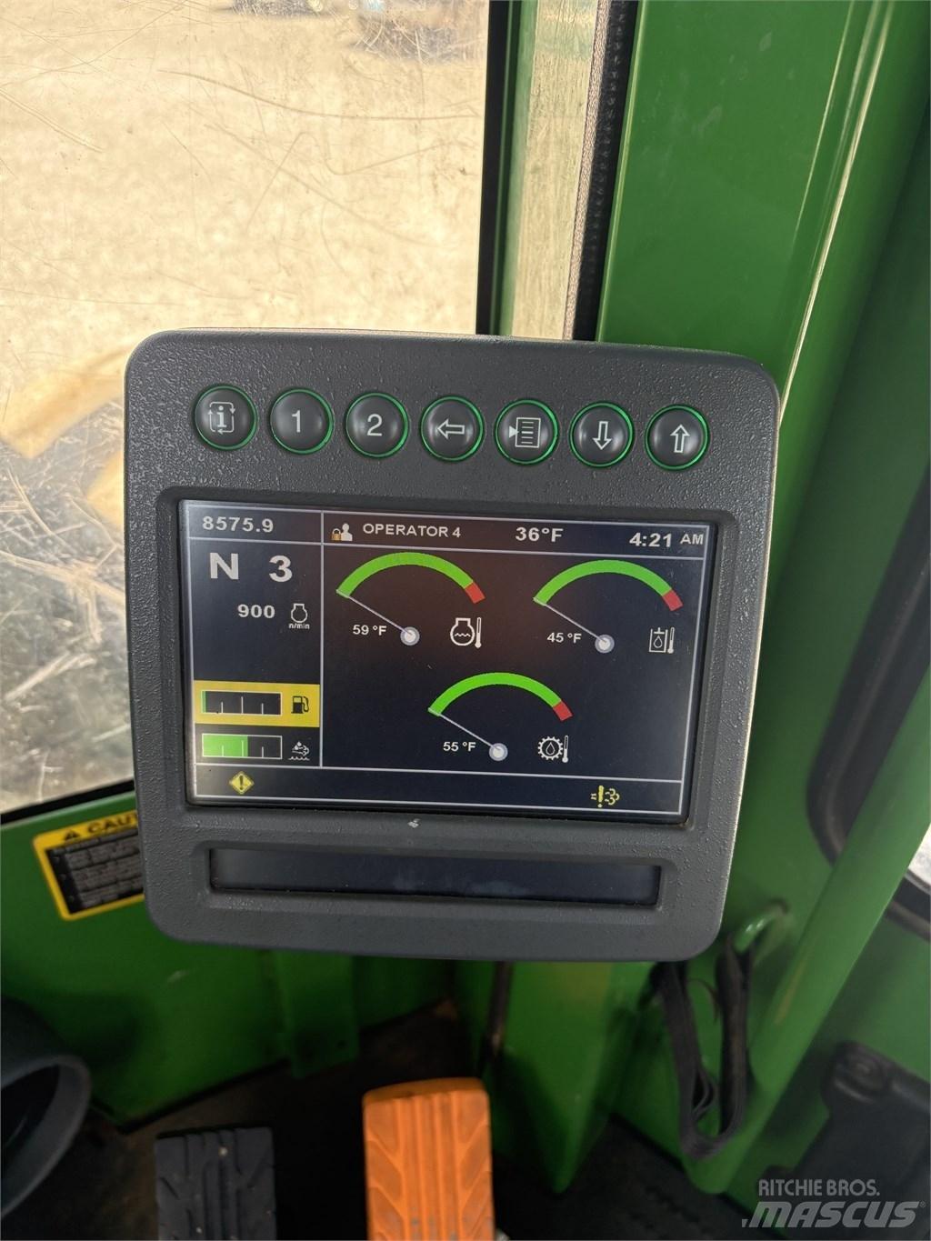 Deere 648L II 粉碎机