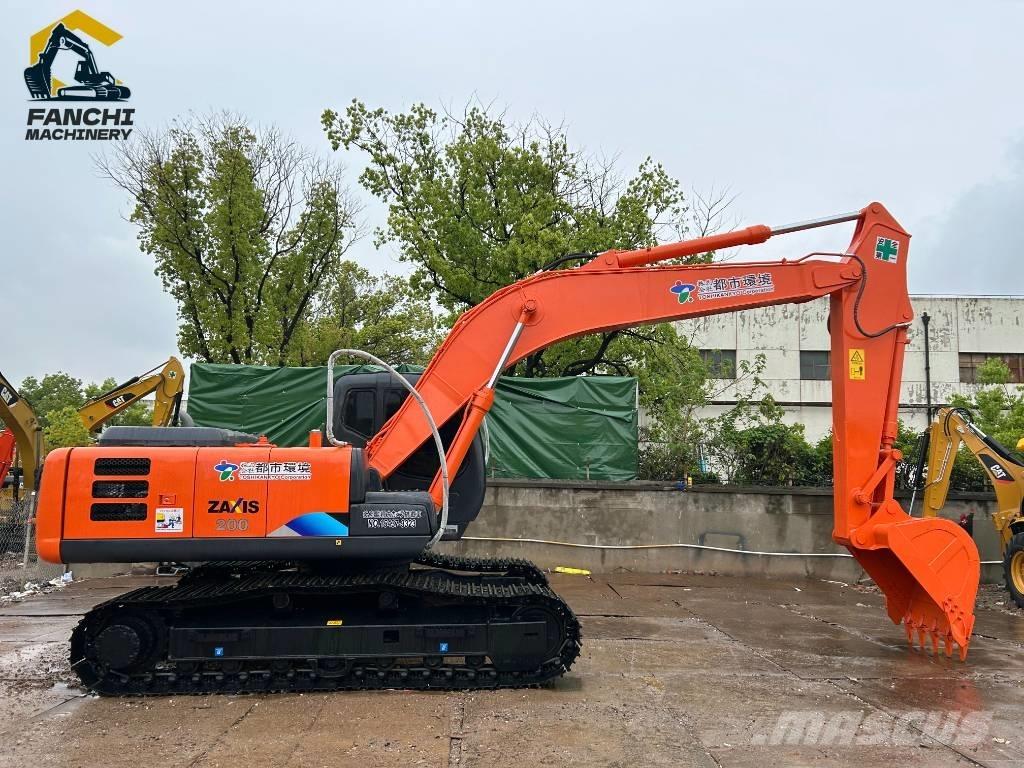 Hitachi ZX200 中型挖掘机