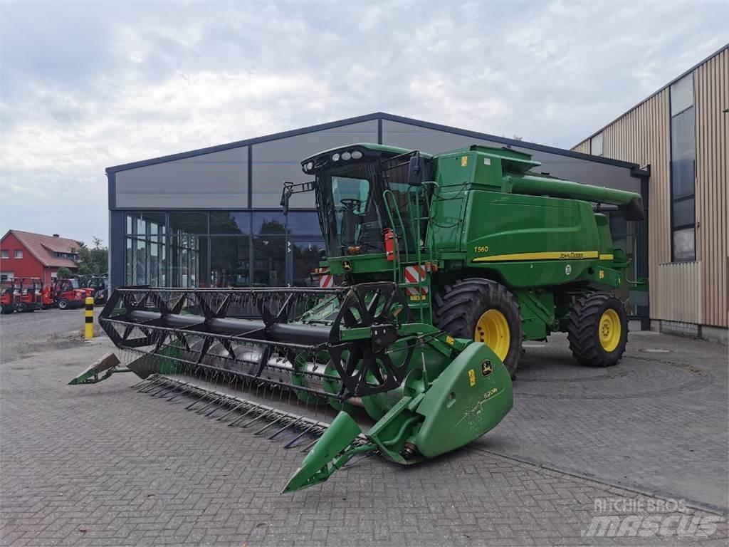 John Deere T560 联合收割机