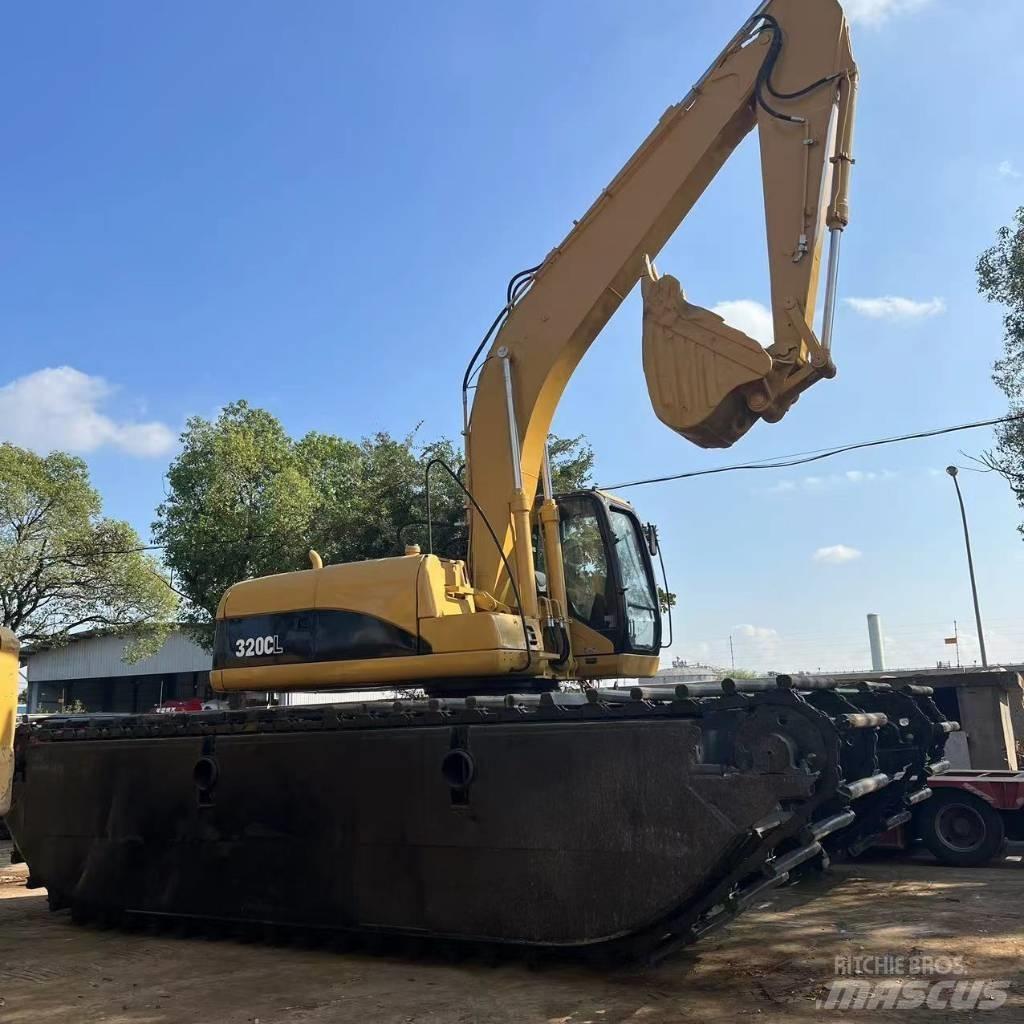 CAT 320 C 水陆两栖挖掘机