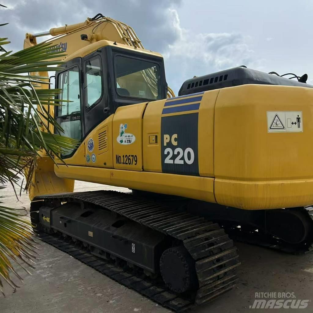 Komatsu 220-7 履带挖掘机