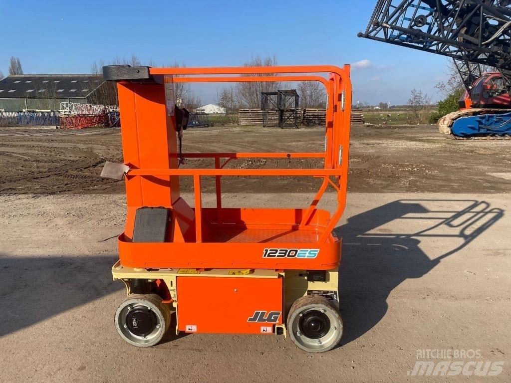 JLG 1230 ES 剪叉式升降机