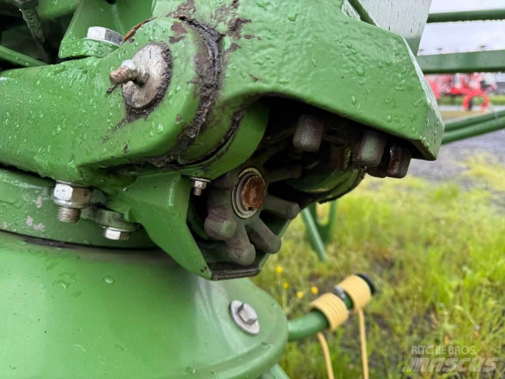 Krone KWT11.22/10 犁耙和摊草机