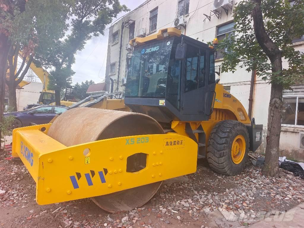 XCMG XS203J 单轮压路机