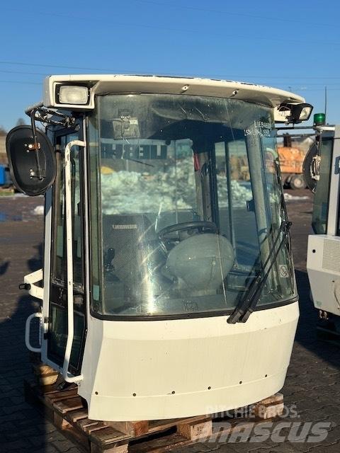 Liebherr L 538 CAB 驾驶室与内部