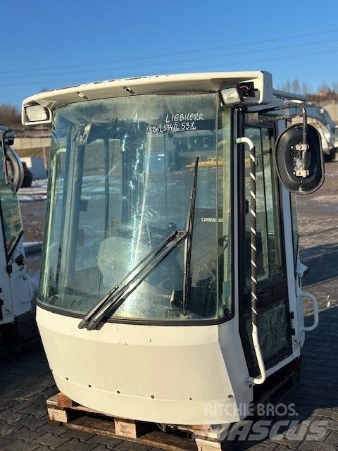 Liebherr L 538 CAB 驾驶室与内部