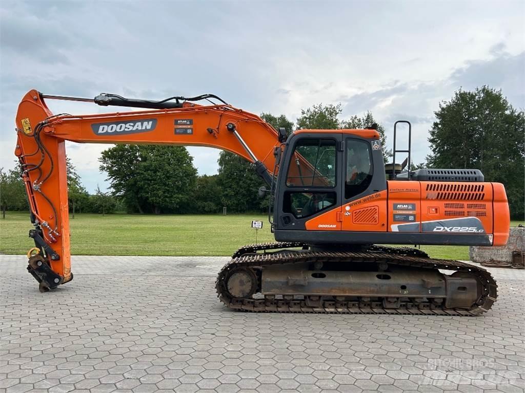 Doosan DX225LC-5 履带挖掘机