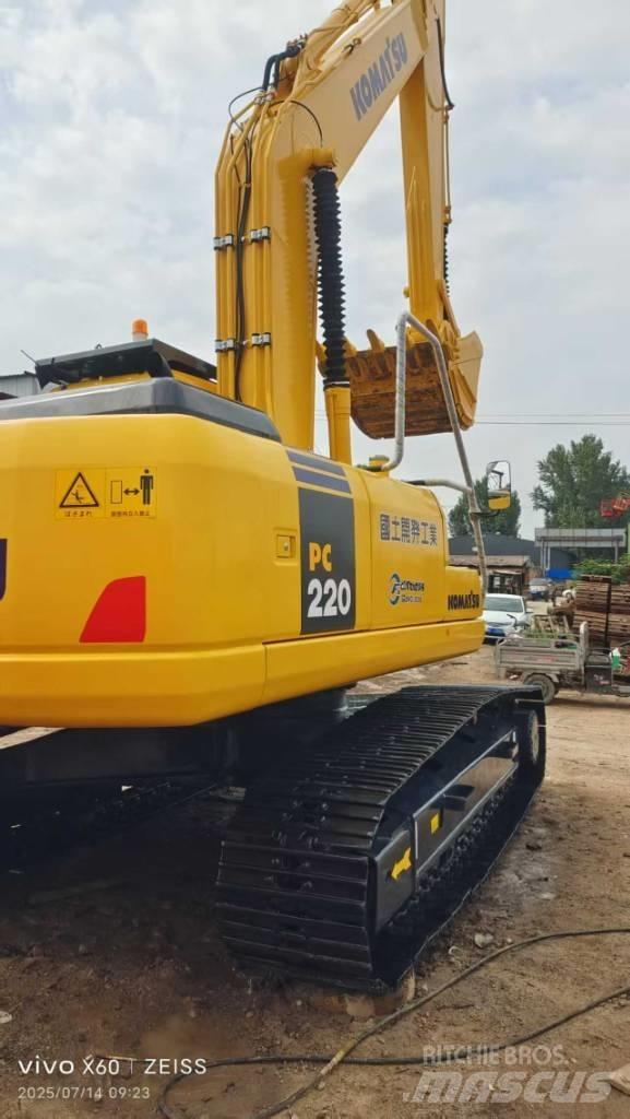 Komatsu PC 220 小型挖掘机