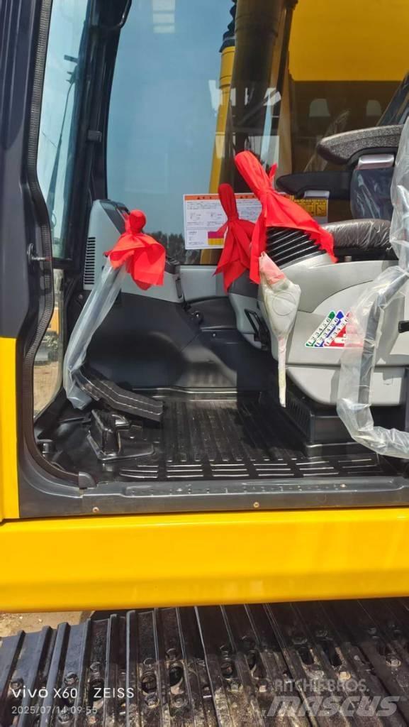 Komatsu PC 220 小型挖掘机