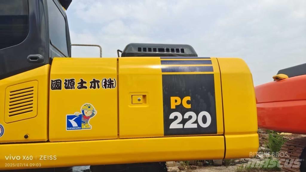 Komatsu PC 220 小型挖掘机