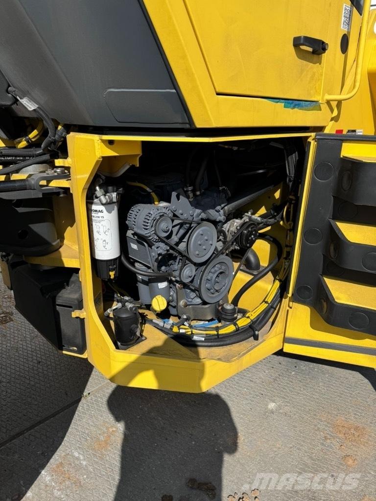 Bomag BW 202 AD-4 双轮压路机