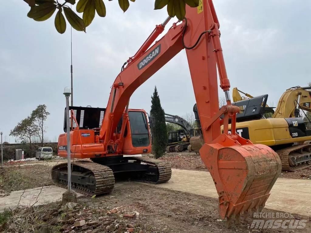 Doosan DH225LC-9E 履带挖掘机