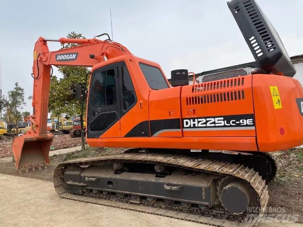 Doosan DH225LC-9E 履带挖掘机