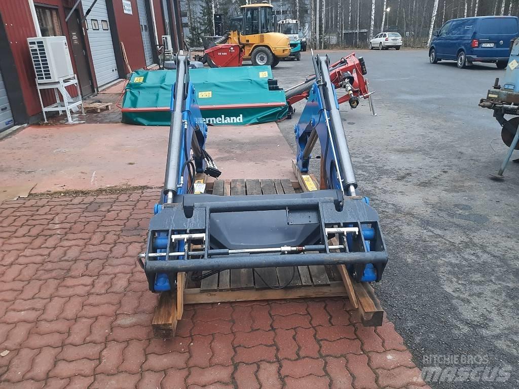 New Holland 675 LA 前装载和挖掘机