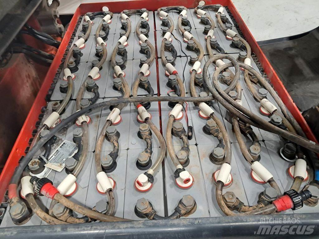 Linde E30-01 电动叉车