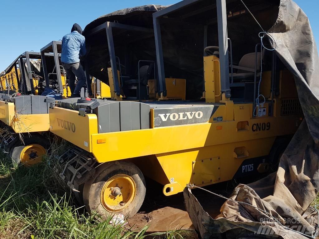 Volvo PT 125 胶轮压路机