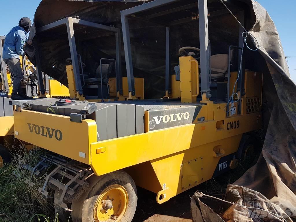 Volvo PT 125 胶轮压路机