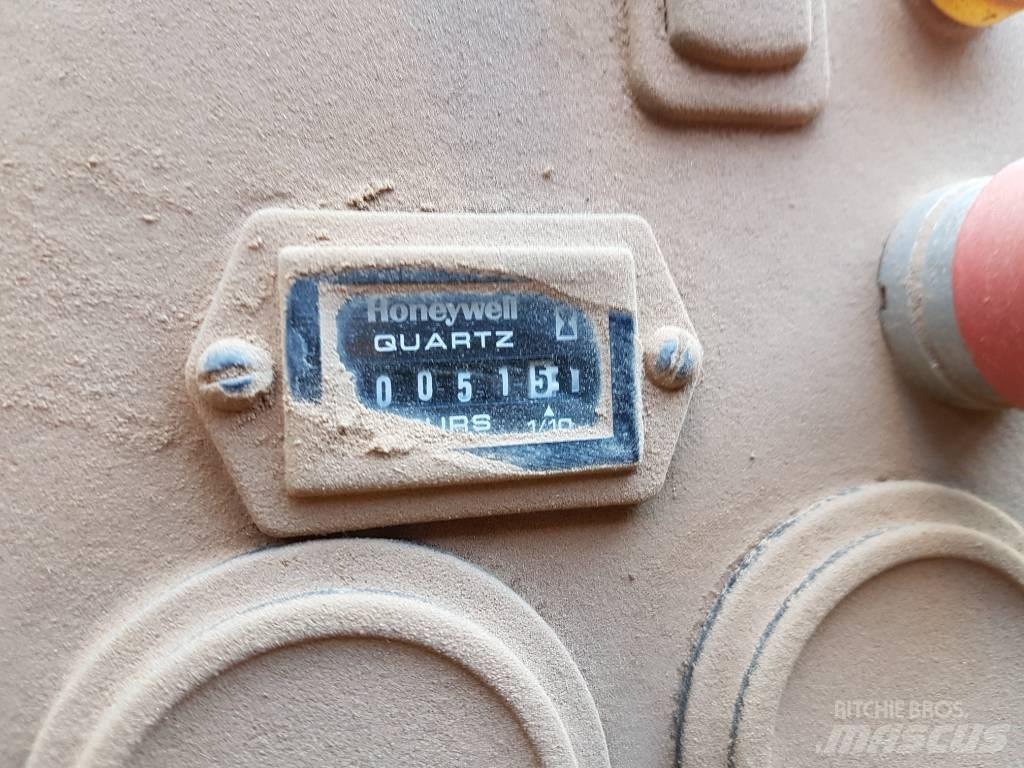 Volvo PT 125 胶轮压路机