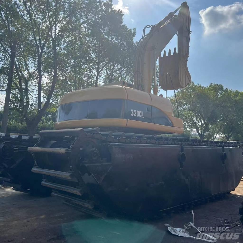 CAT 320 C 水陆两栖挖掘机