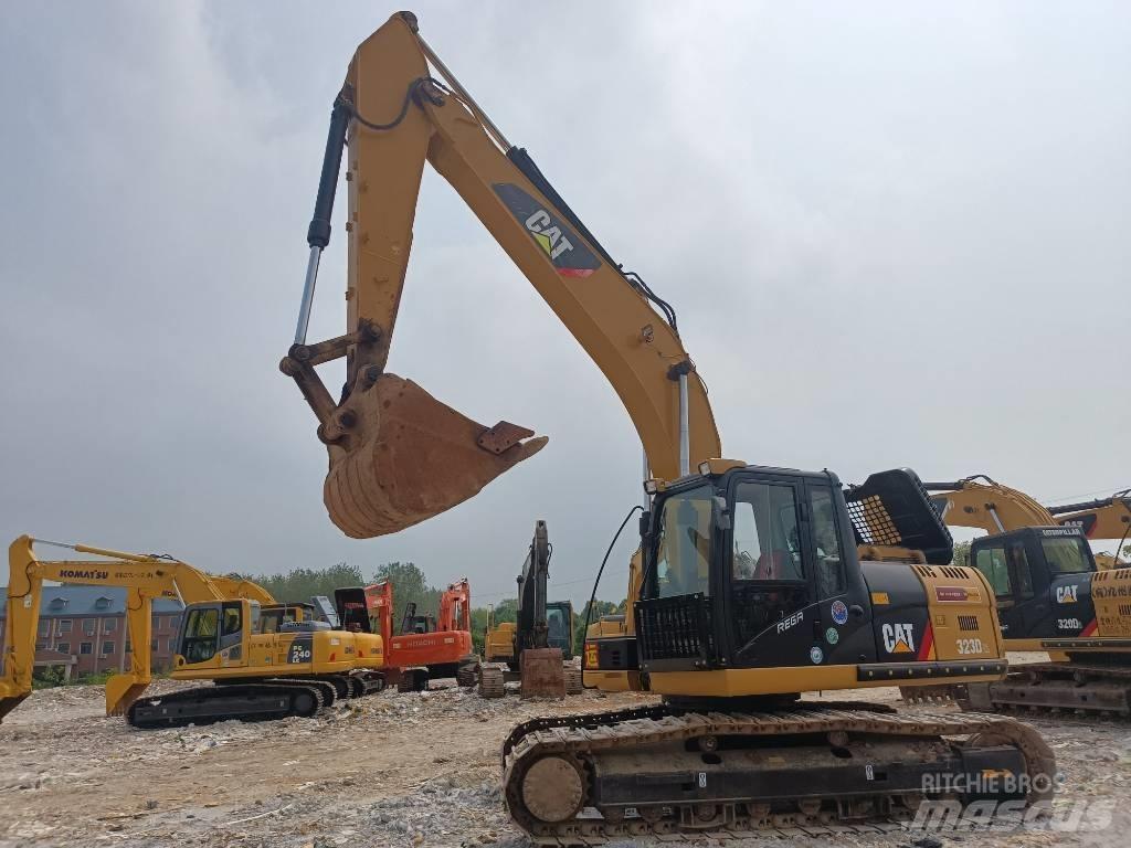 CAT 323D2L 履带挖掘机