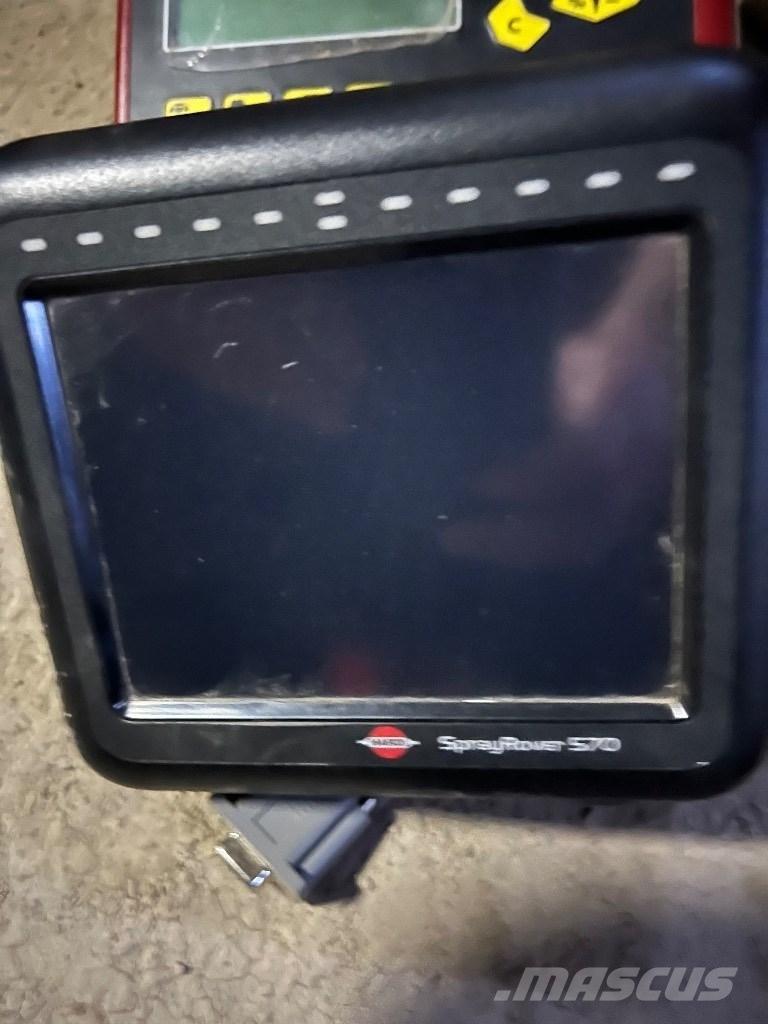 Hardi Navigator 3000 牵引式喷雾机