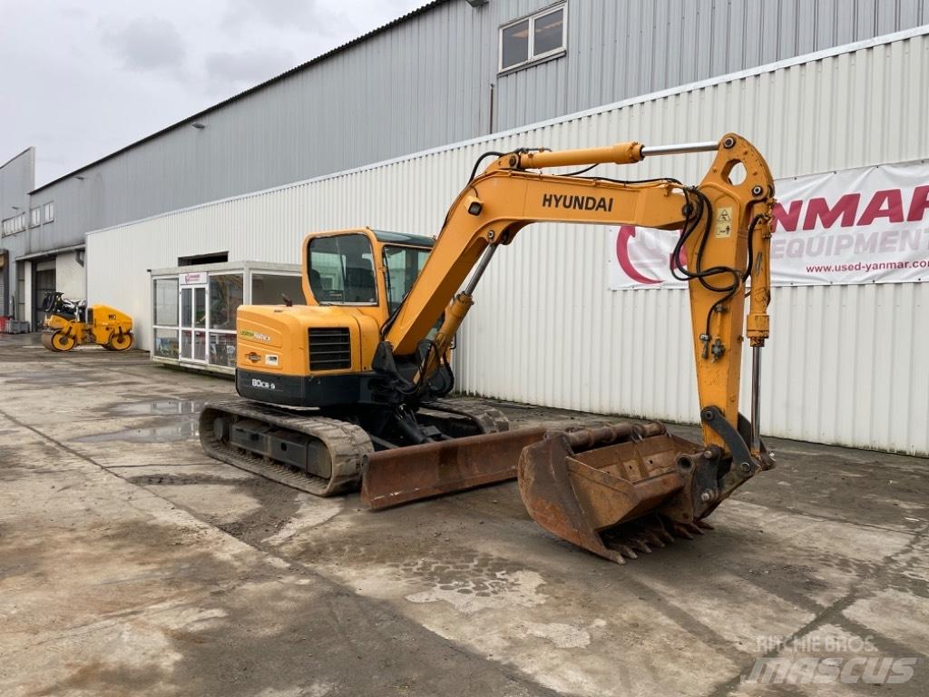 Hyundai R80CR-9 中型挖掘机
