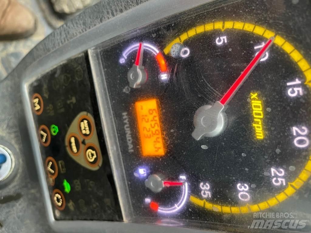 Hyundai R80CR-9 中型挖掘机