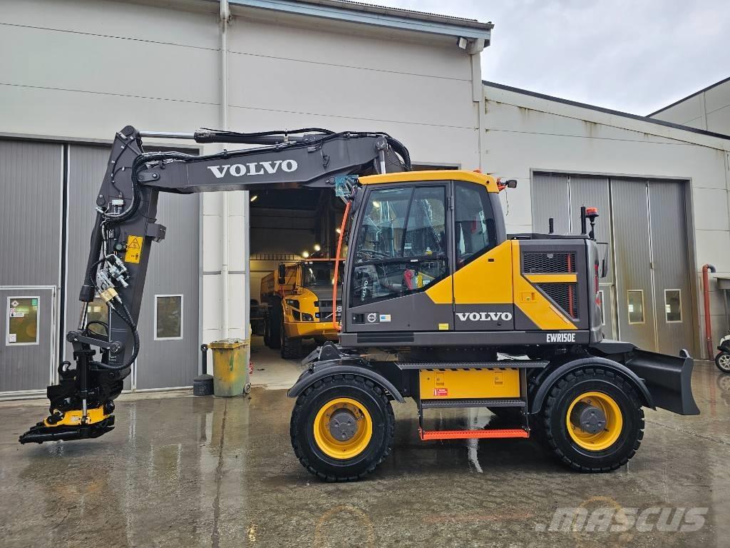 Volvo EWR150E 轮式挖掘机