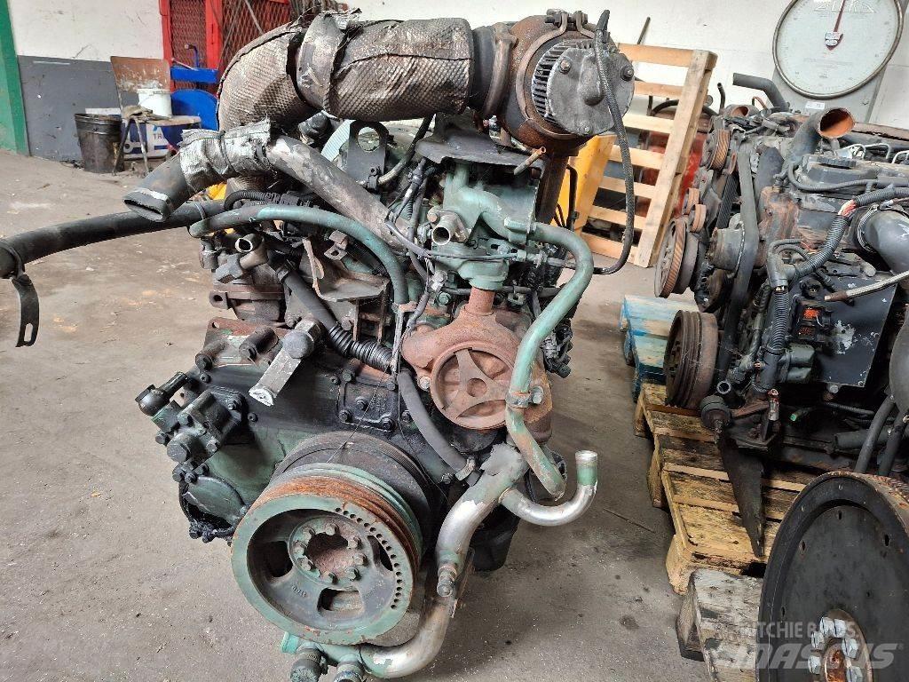 Volvo D7C275 发动机
