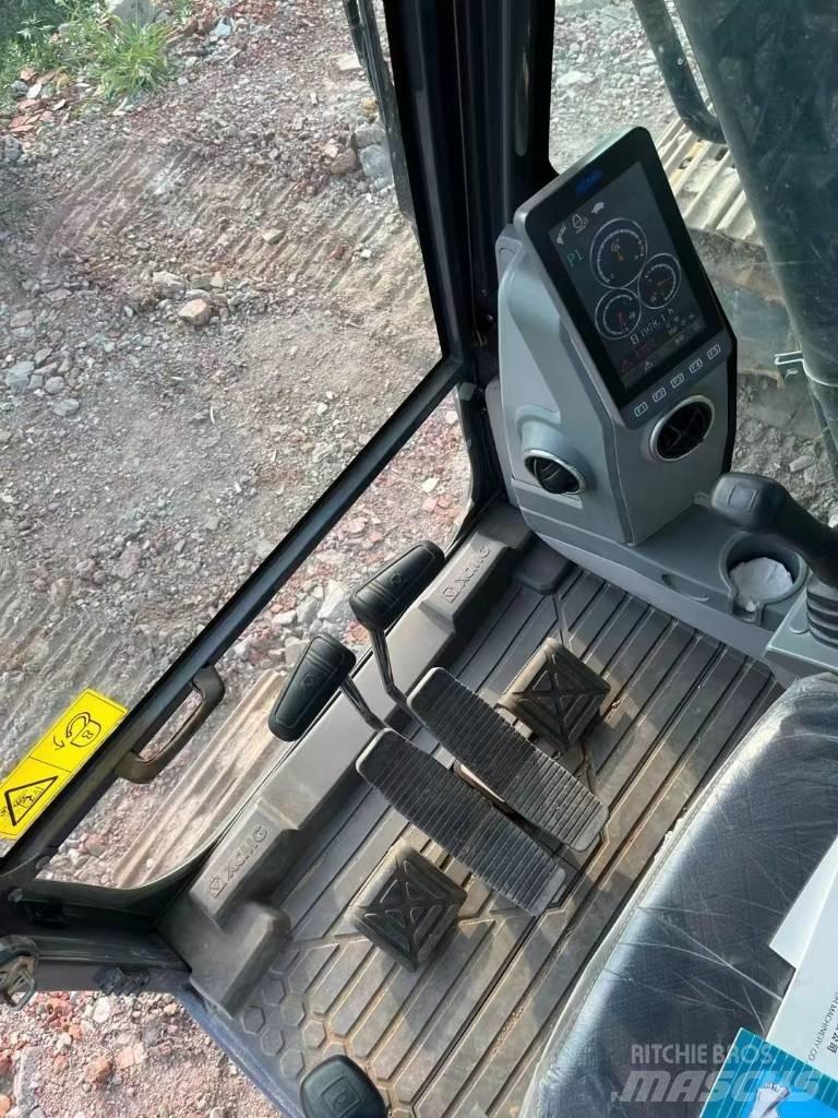 XCMG XE200DA 履带挖掘机