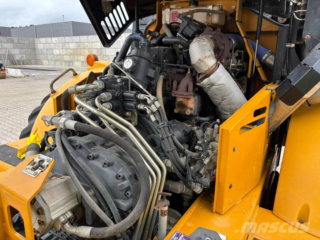 Hydrema 912 HM 铰接式自卸车