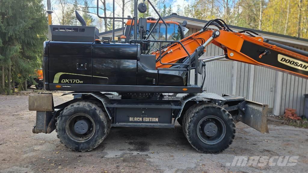 Doosan DX 170 W 轮式挖掘机