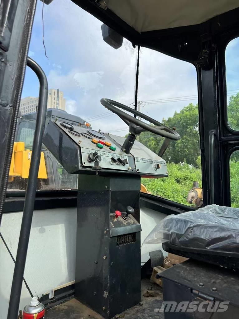 Dynapac CA25D 单轮压路机