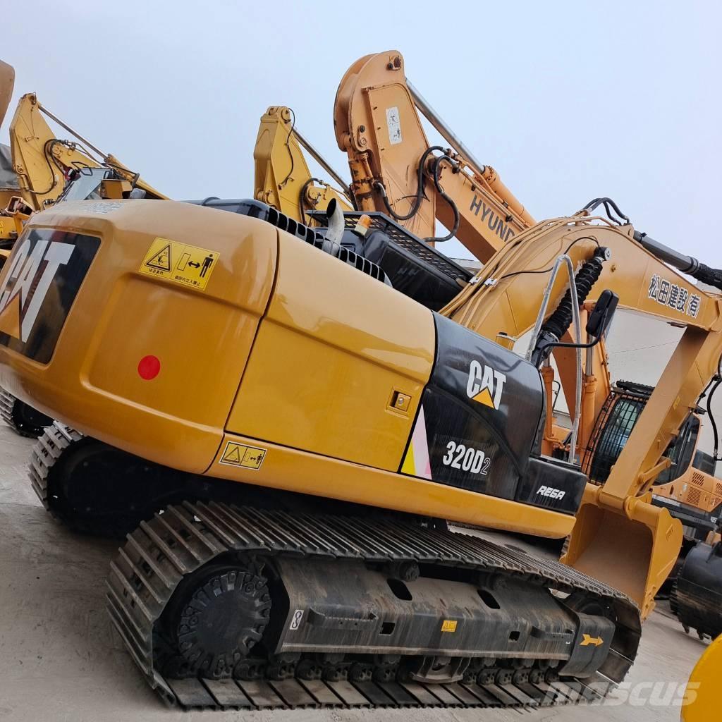 CAT 320 D2L 履带挖掘机