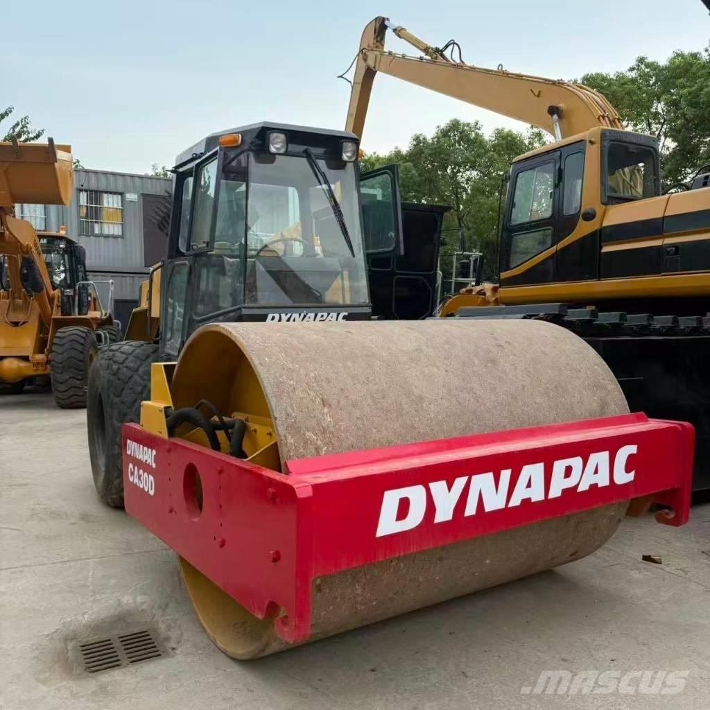 Dynapac CA 30 D 单轮压路机