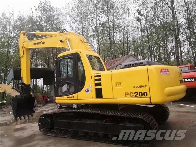 Komatsu pc200-6 履带挖掘机