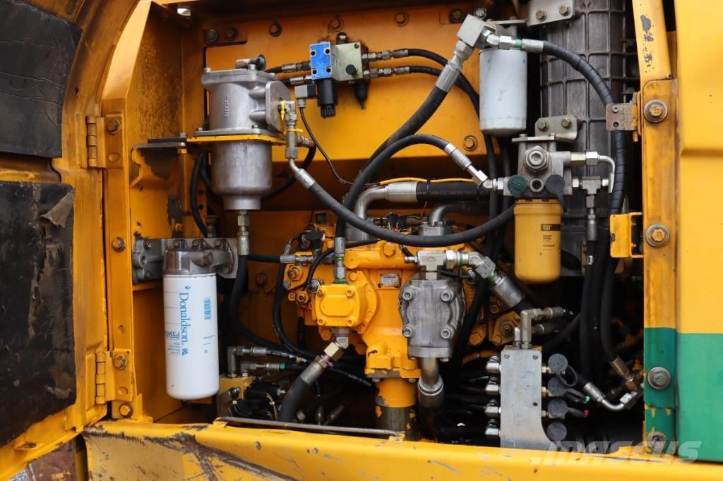 CAT 323 D 履带挖掘机