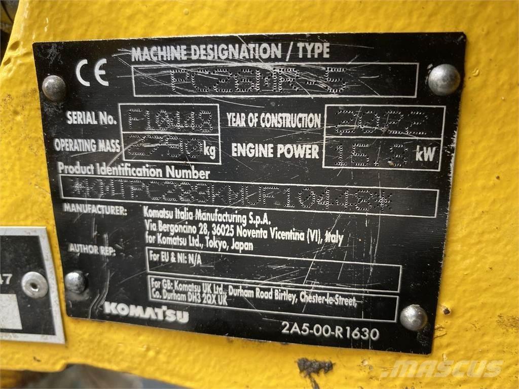 Komatsu PC26MR-5 轮式挖掘机