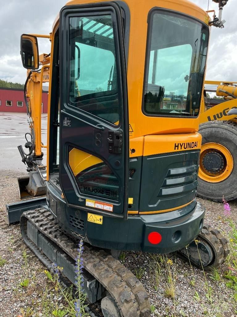Hyundai R25Z-9 AK 小型挖掘机