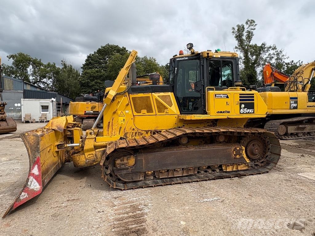 Komatsu D65PXI-18 履带式推土机