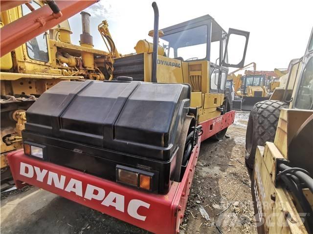 Dynapac CC421 单轮压路机