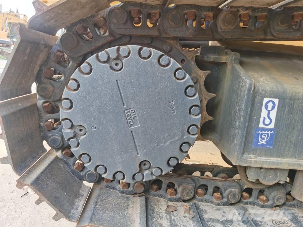Komatsu PC 220-7 履带挖掘机