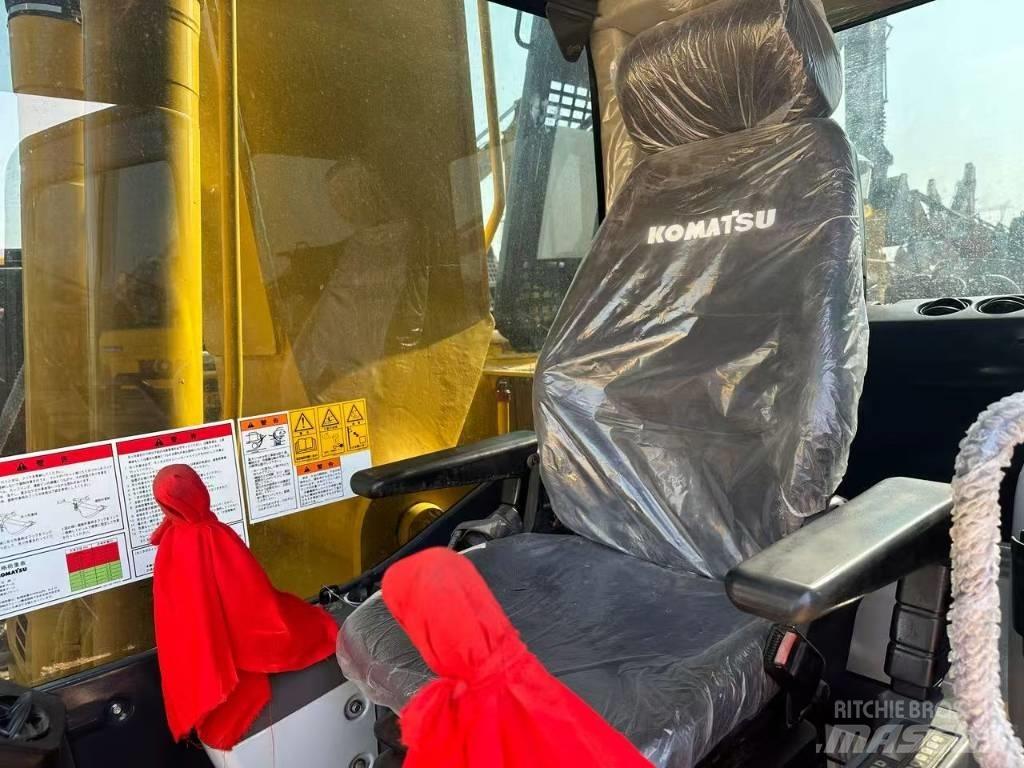 Komatsu PC 240 履带挖掘机